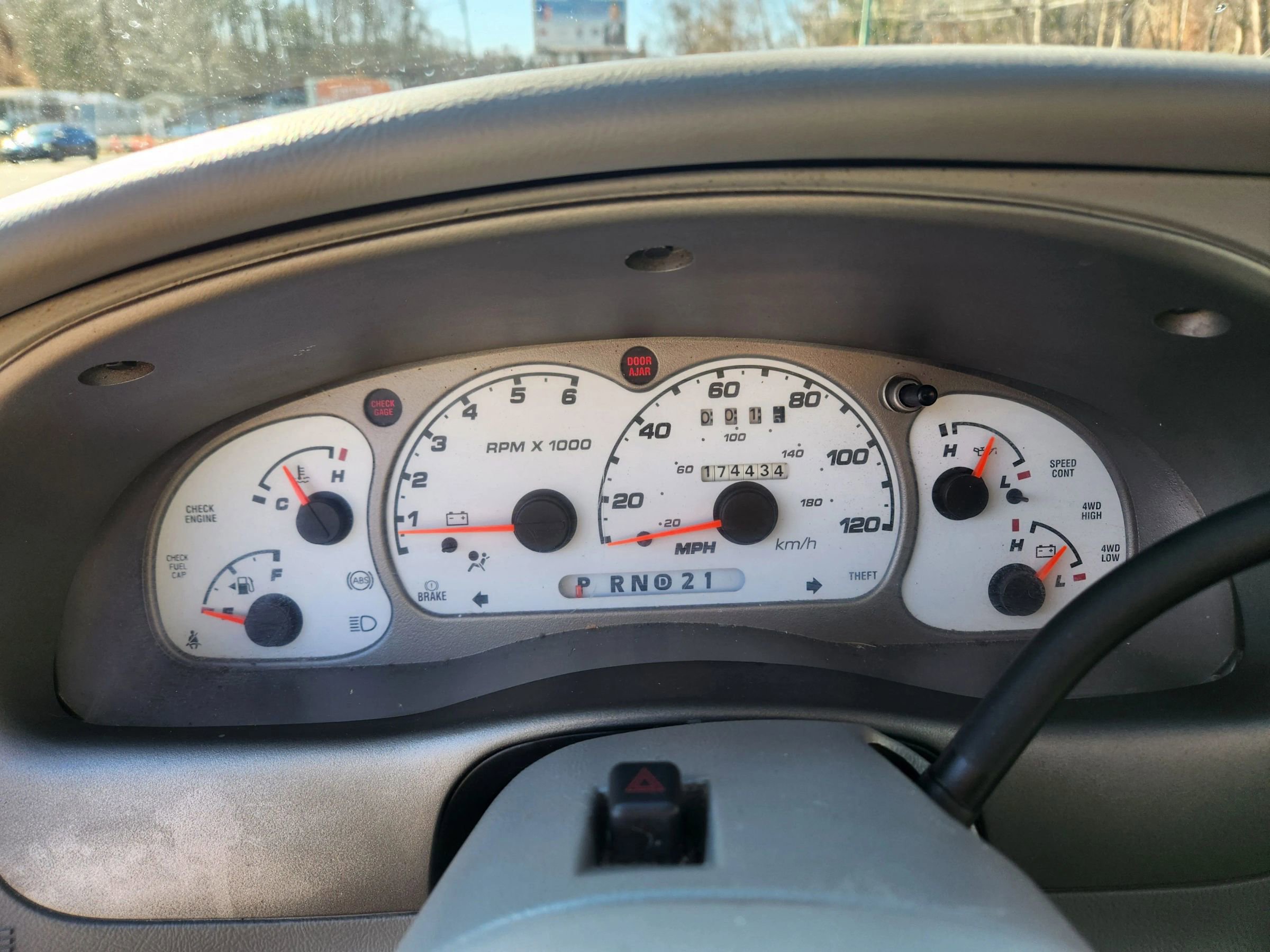 Used 2003 Ford Explorer Sport Trac XLS image 32