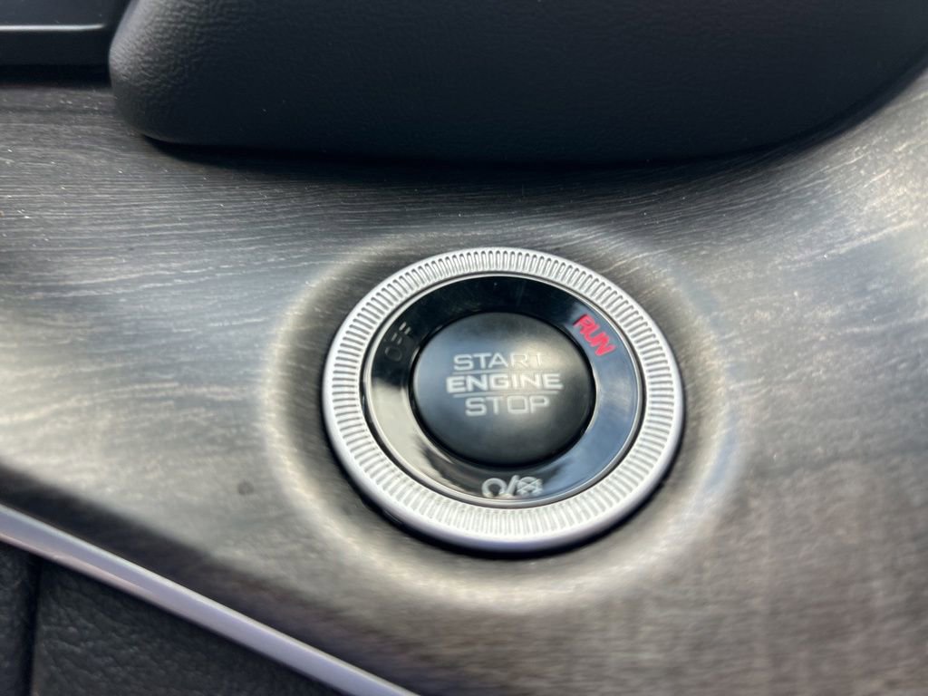 Certified 2025 Jeep Grand Cherokee Limited w/ Black Appearance Package image 45