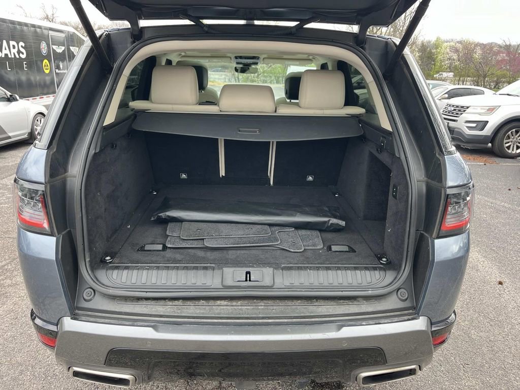 Used 2020 Land Rover Range Rover Sport HSE image 12