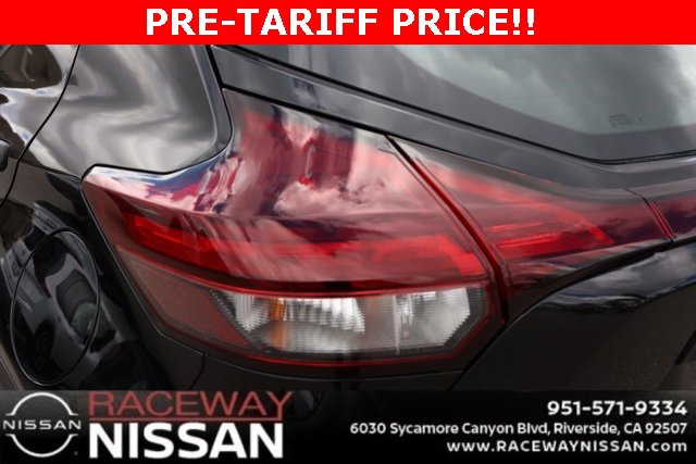New 2025 Nissan Kicks Play S image 7