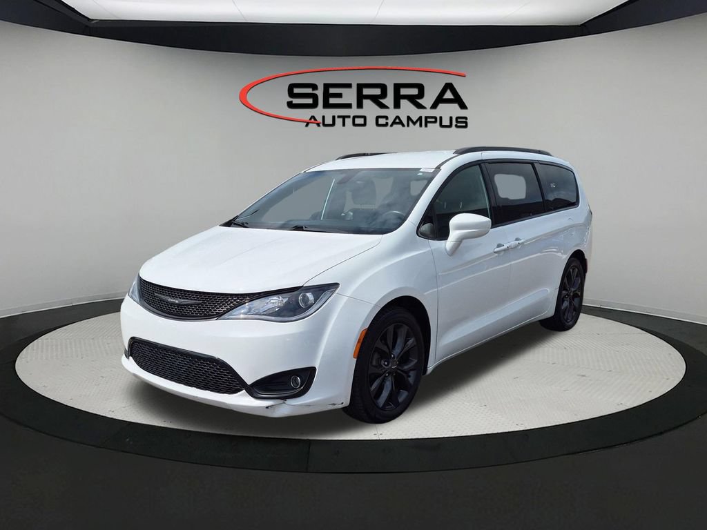 Used 2018 Chrysler Pacifica Touring-L w/ Premium Audio Group