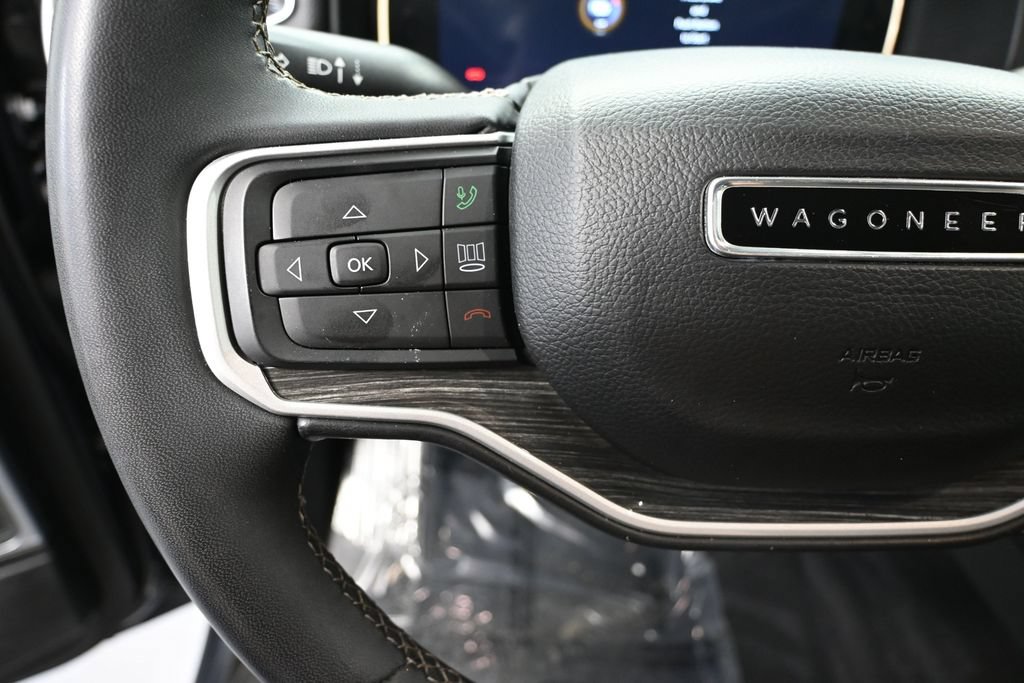 Used 2022 Jeep Wagoneer Series III AWD/4WD image 25