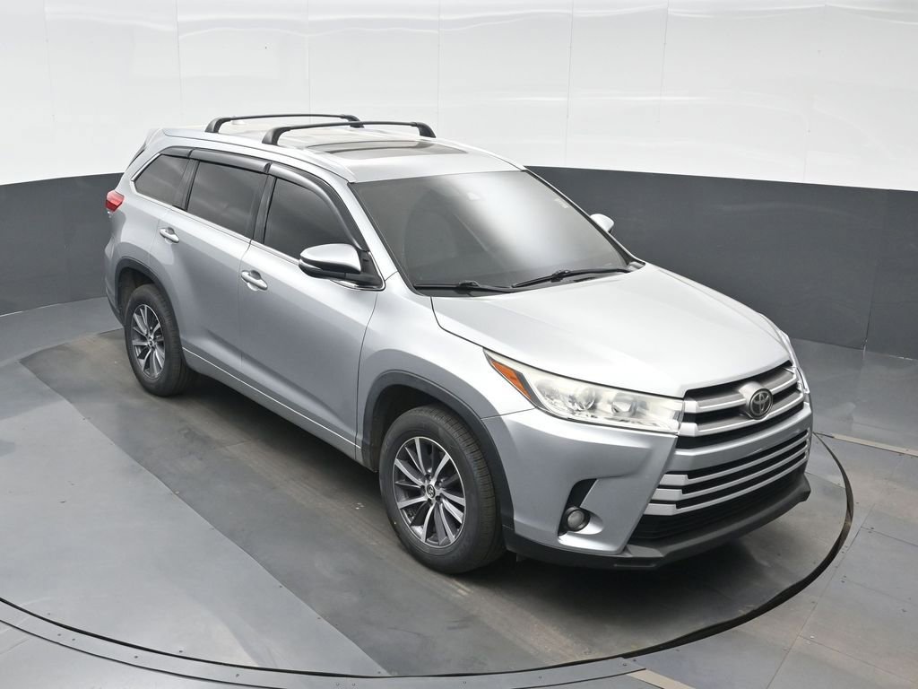 Used 2018 Toyota Highlander XLE FWD image 24