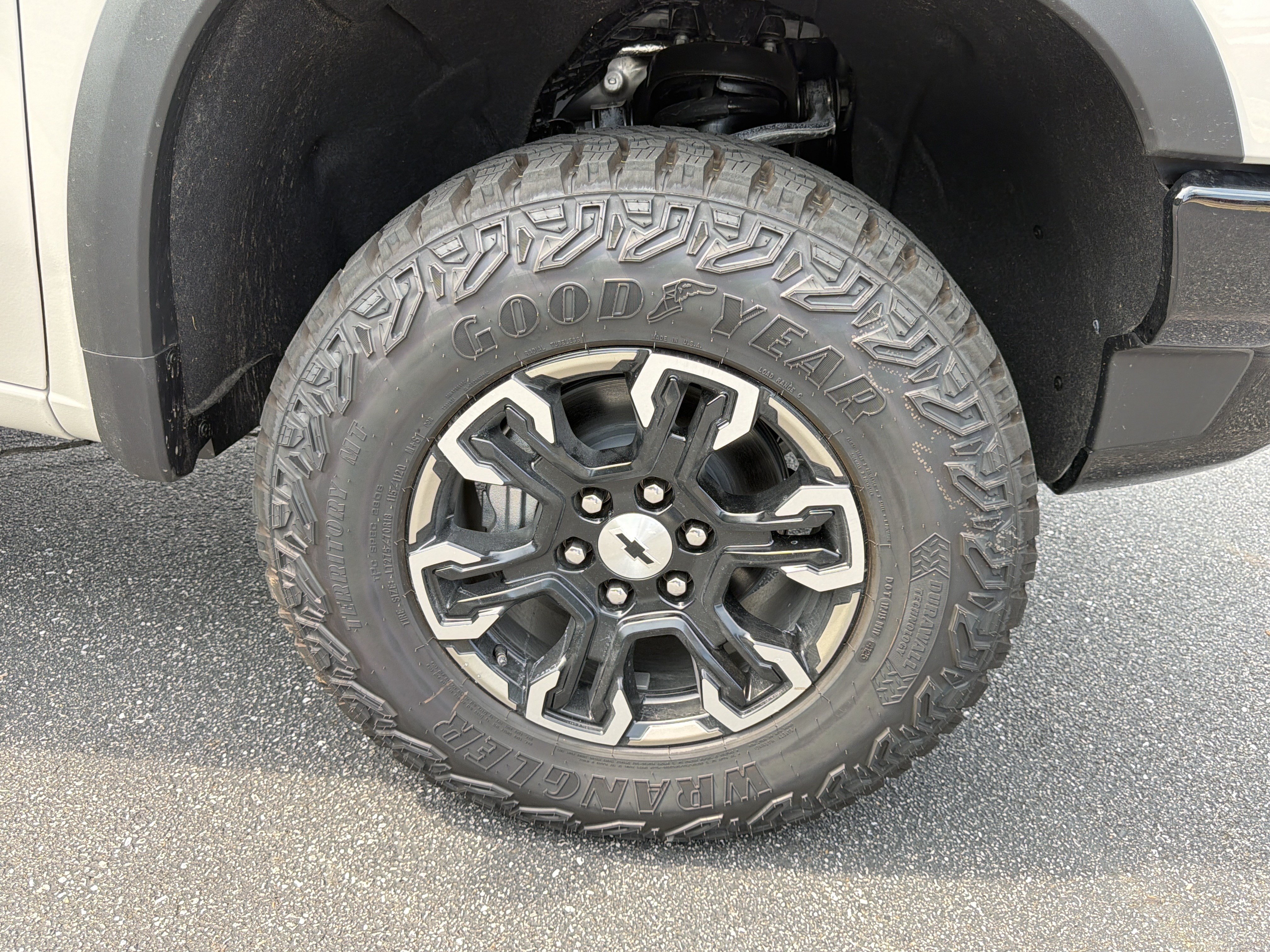 Used 2026 Chevrolet Silverado 1500 ZR2 AWD/4WD image 12