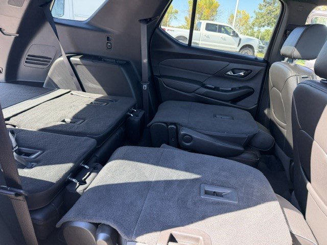 Used 2023 Chevrolet Traverse RS AWD/4WD image 39
