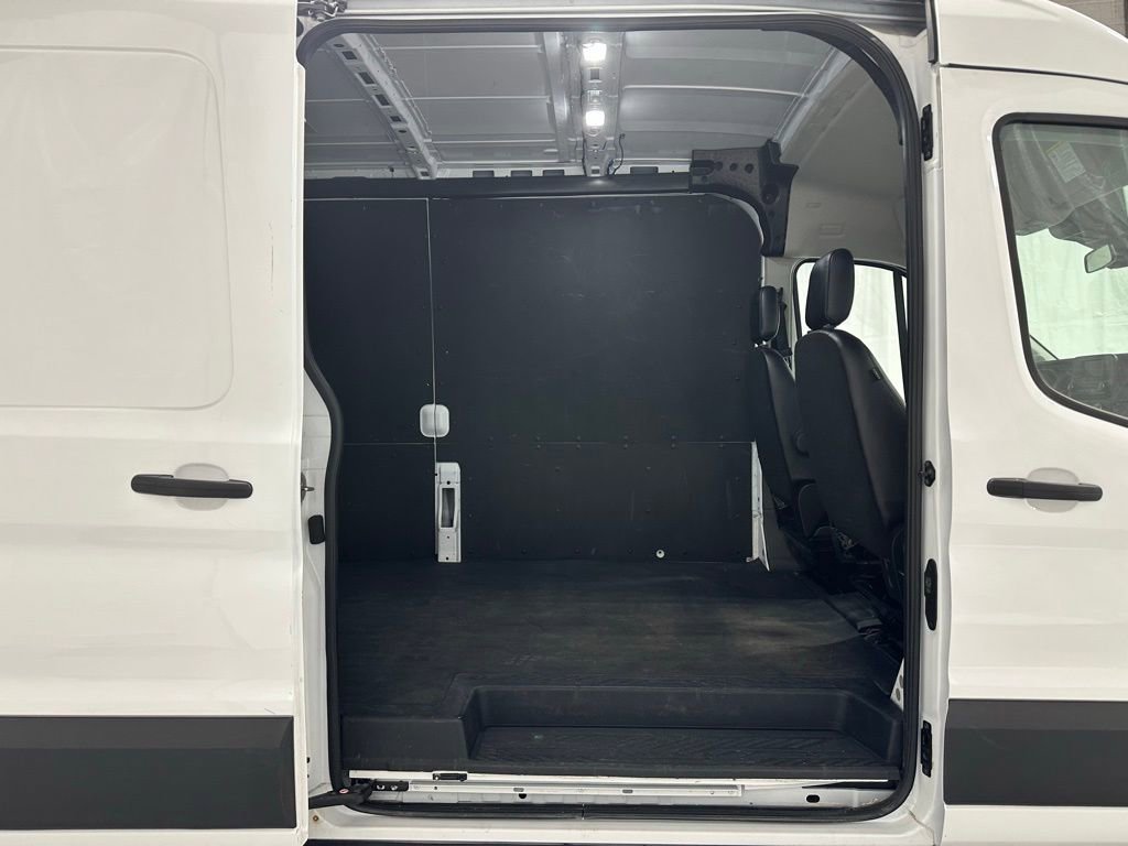 Used 2024 Ford Transit 250 148 Medium Roof Extended AWD w/ Load Area Protection Package image 39