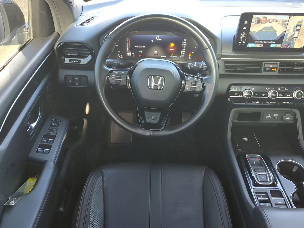 Used 2025 Honda Pilot Black Edition image 15