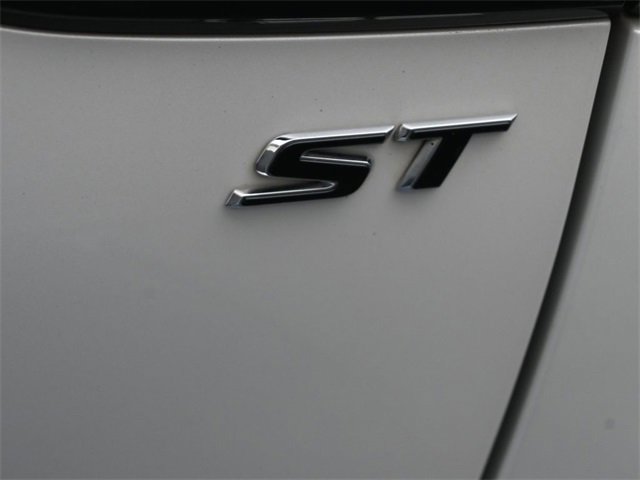 Used 2023 Buick Envision Essence w/ Sport Touring Package image 16