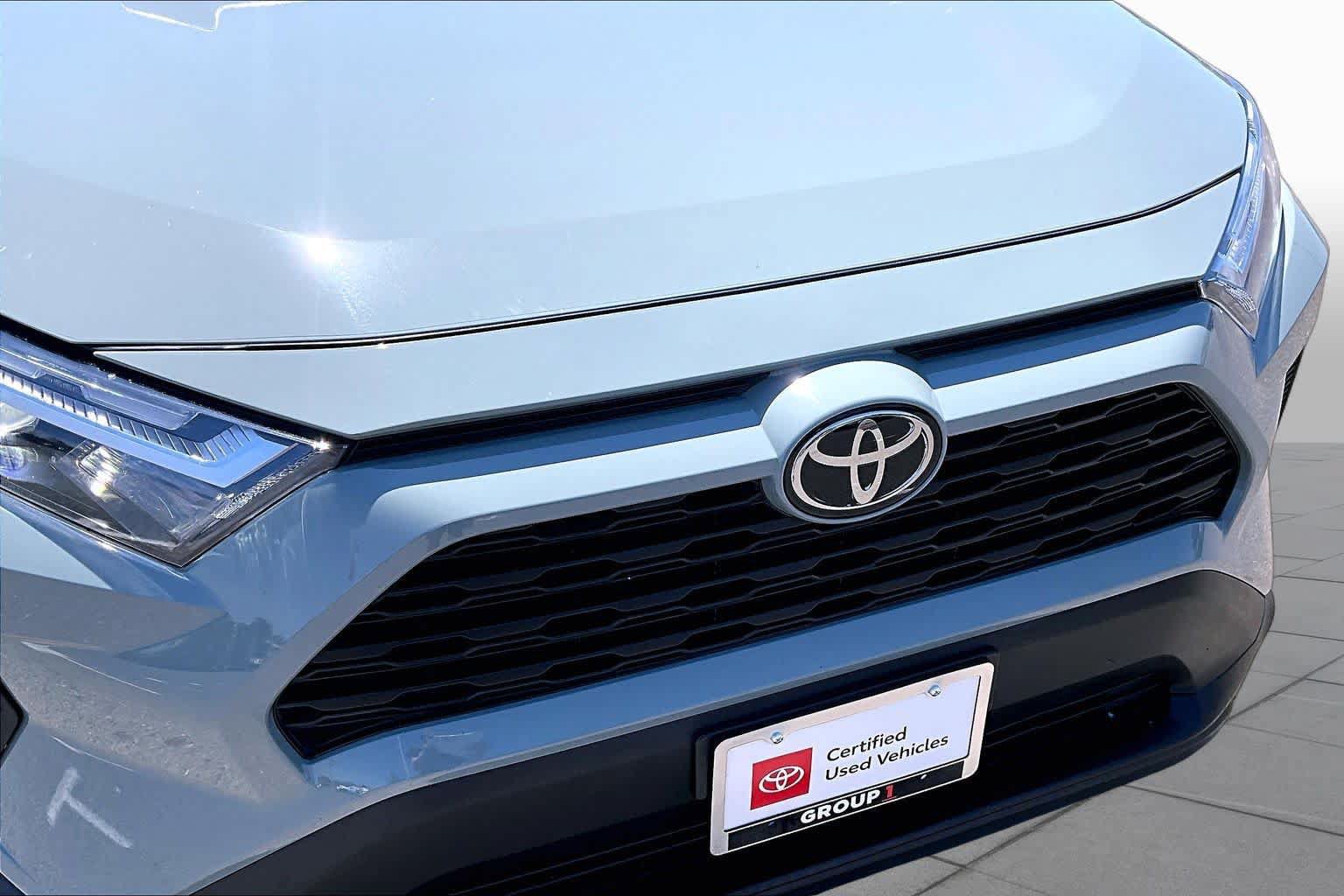 Certified 2022 Toyota RAV4 XLE w/ Convenience Package FWD image 29