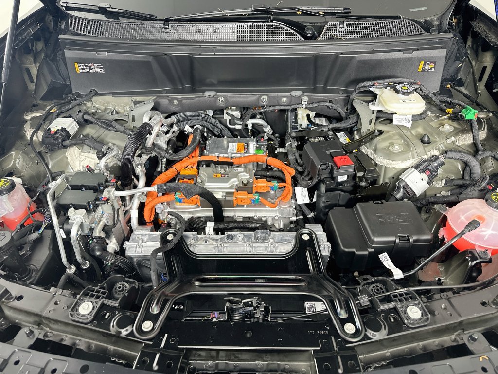 New 2027 Cadillac Vistiq Sport w/ LPO, Floor Liner Package AWD/4WD image 37