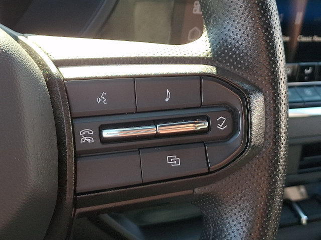 Used 2025 Chevrolet Colorado Trail Boss AWD/4WD image 8