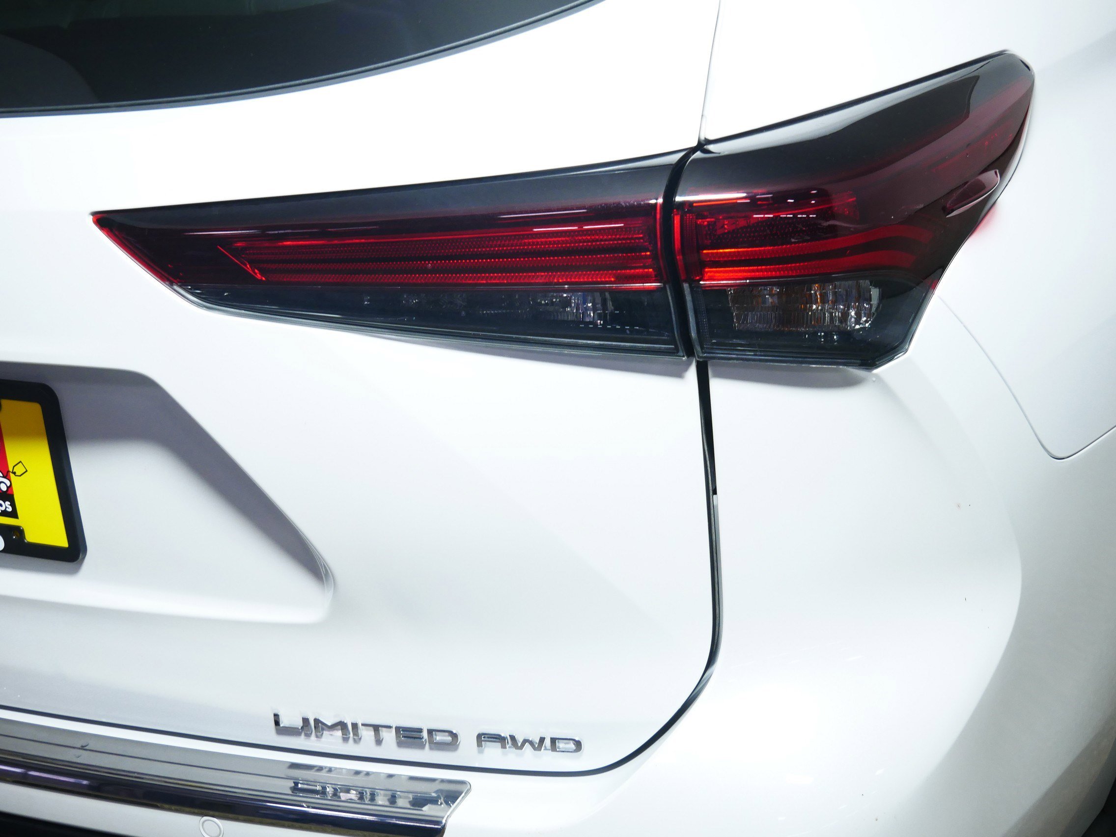 Used 2025 Toyota Highlander Limited image 17