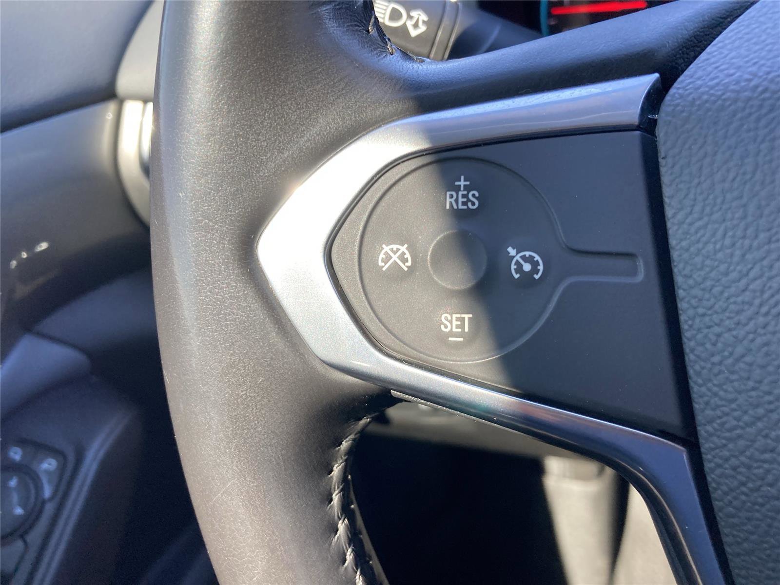 Used 2020 Chevrolet Traverse LT image 20