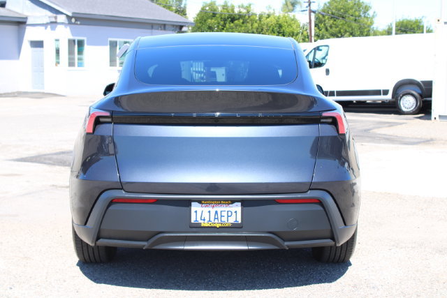 Used 2026 Tesla Model Y 2WD image 4