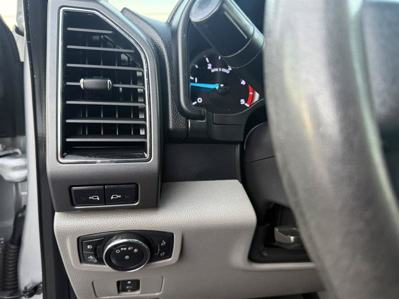 Used 2019 Ford F250 XLT w/ XLT Premium Package AWD/4WD image 32