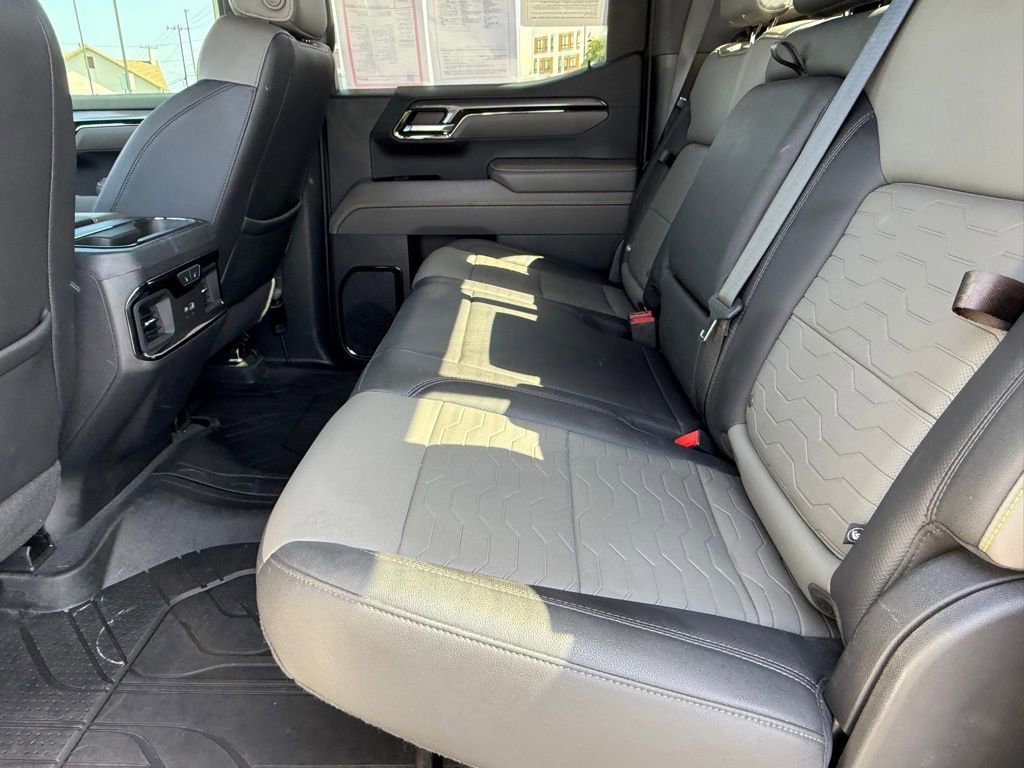 Used 2022 Chevrolet Silverado 1500 ZR2 w/ Technology Package image 32