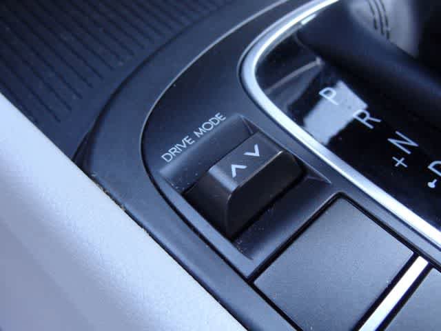 Used 2025 Hyundai Kona SEL FWD image 14