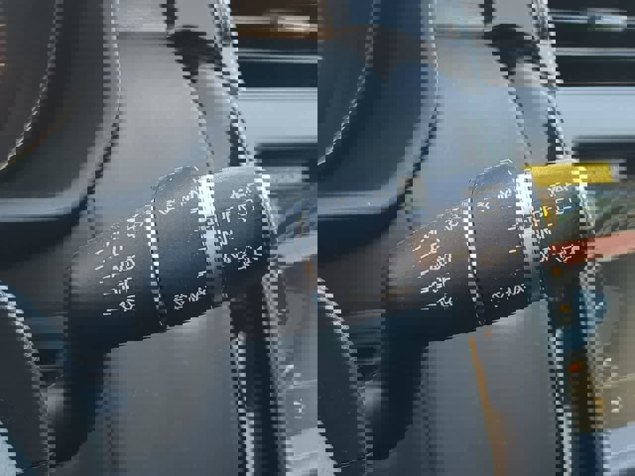 Used 2018 Land Rover Discovery SE image 27