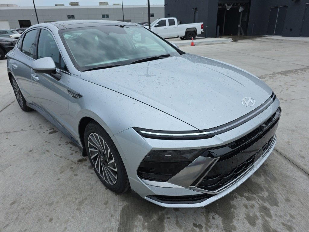New 2025 Hyundai Sonata Limited image 7