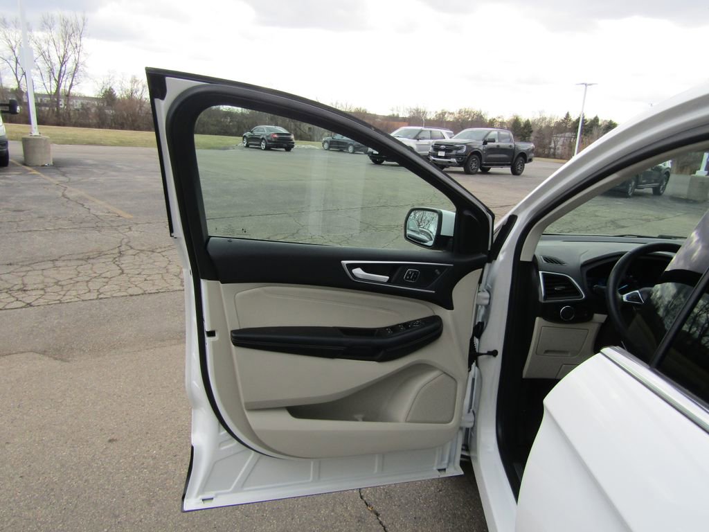 Used 2024 Ford Edge Titanium w/ Equipment Group 301A AWD/4WD image 23