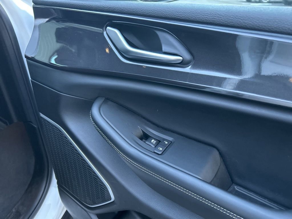 Used 2022 Jeep Grand Cherokee L Laredo w/ Luxury Tech Group I image 45