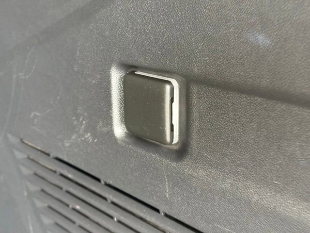Used 2025 Chevrolet Suburban Z71 AWD/4WD image 7