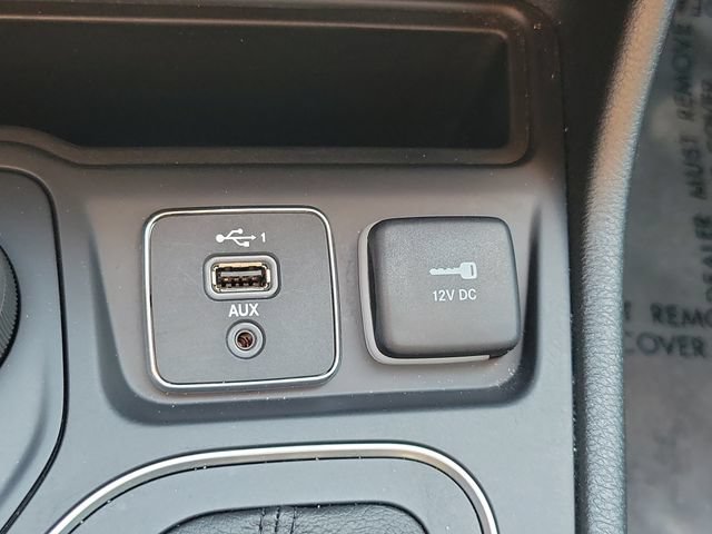 Used 2022 Jeep Cherokee Latitude AWD/4WD image 27