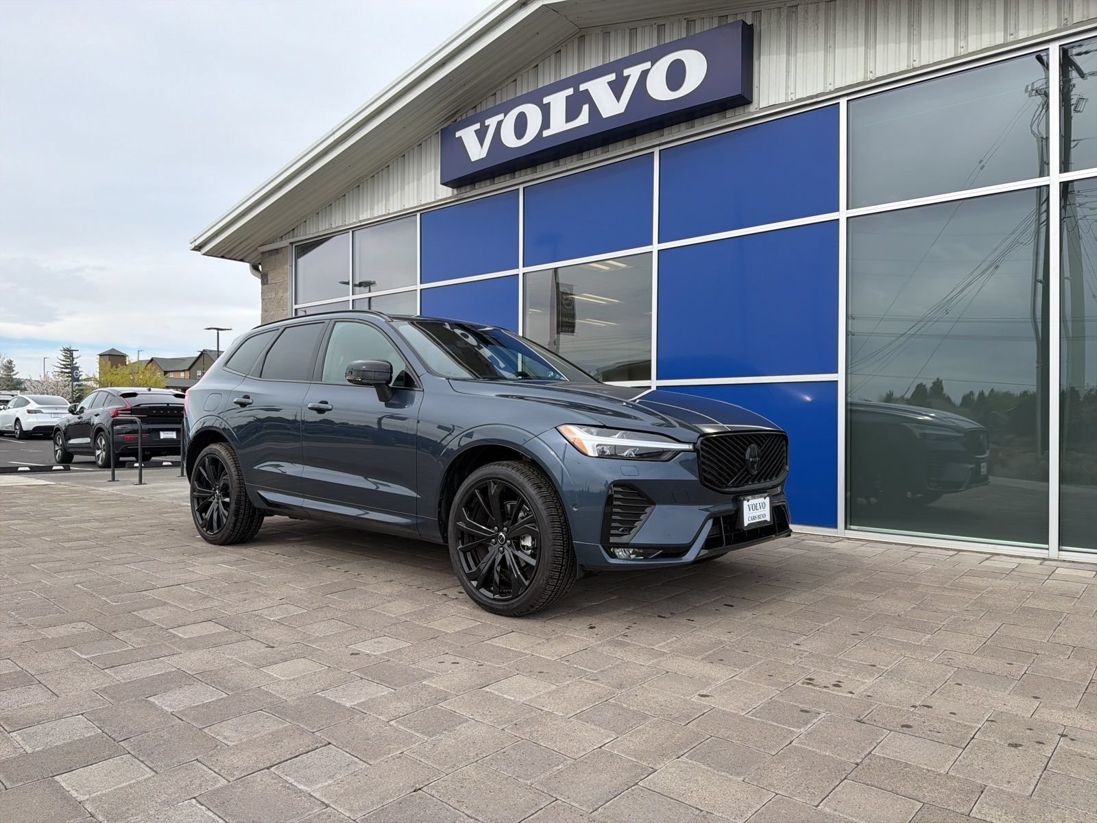 New 2026 Volvo XC60 B5 Ultra w/ Climate Package