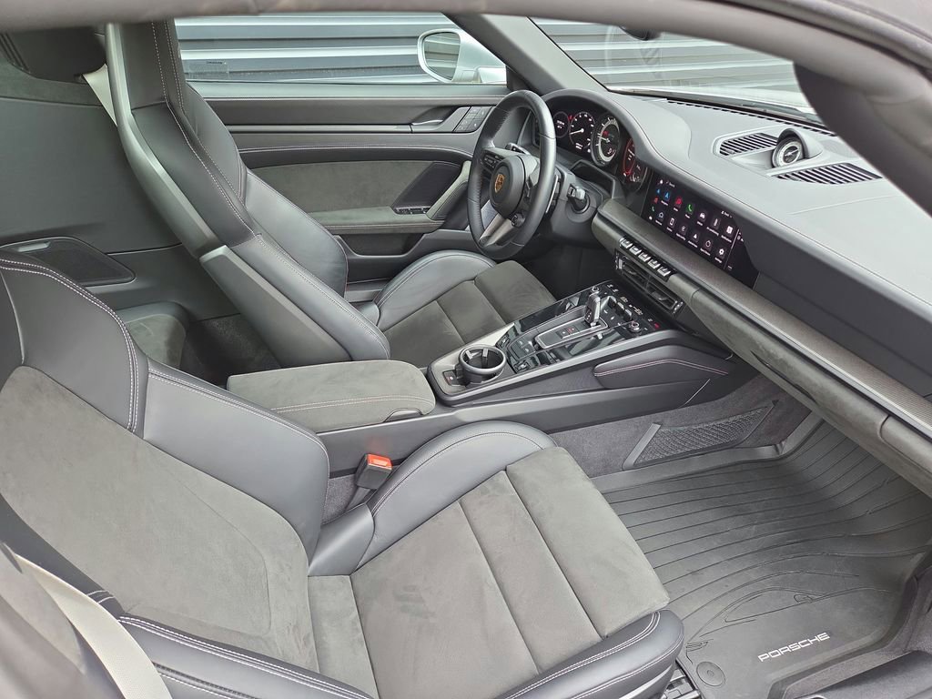 Certified 2024 Porsche 911 Targa 4 GTS image 17