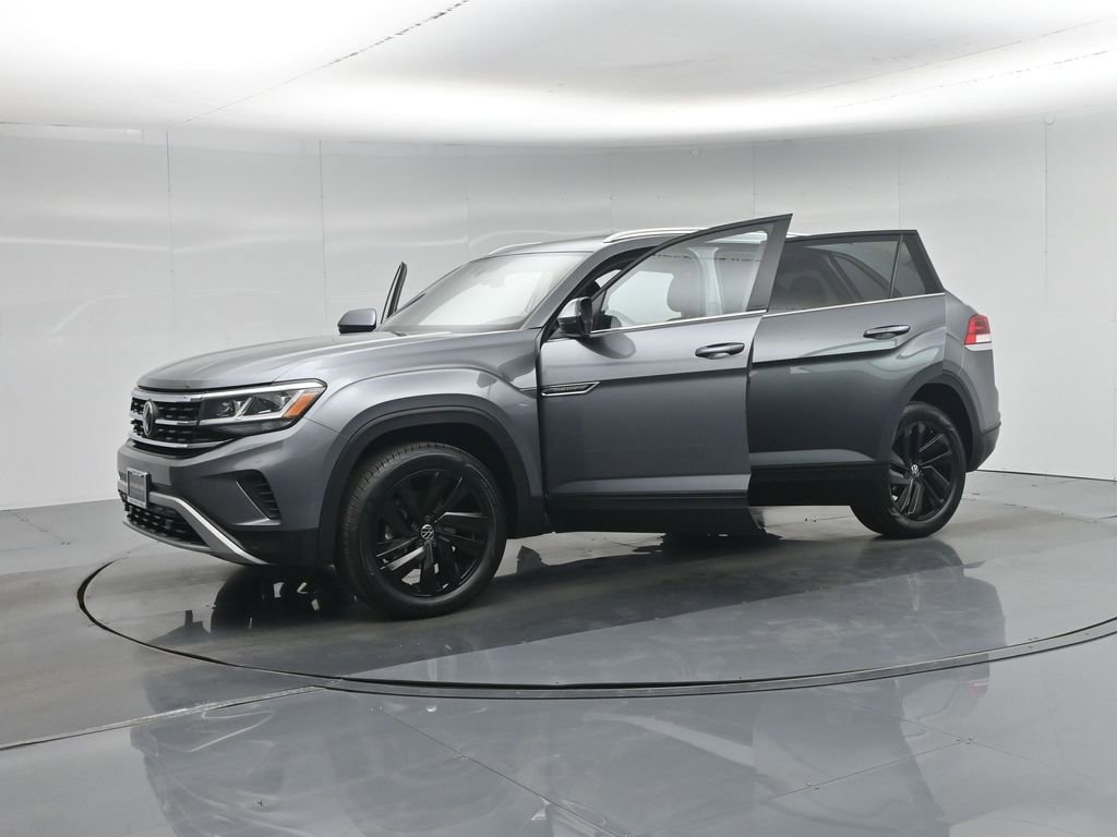 Used 2023 Volkswagen Atlas Cross Sport SE w/ Panoramic Sunroof Package image 6