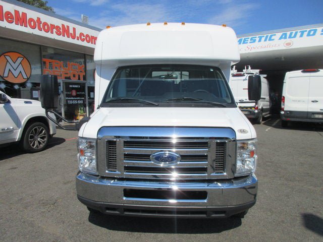 Used 2019 Ford E-450 and Econoline 450 Super Duty w/ Shuttle Bus Prep Package RWD image 36