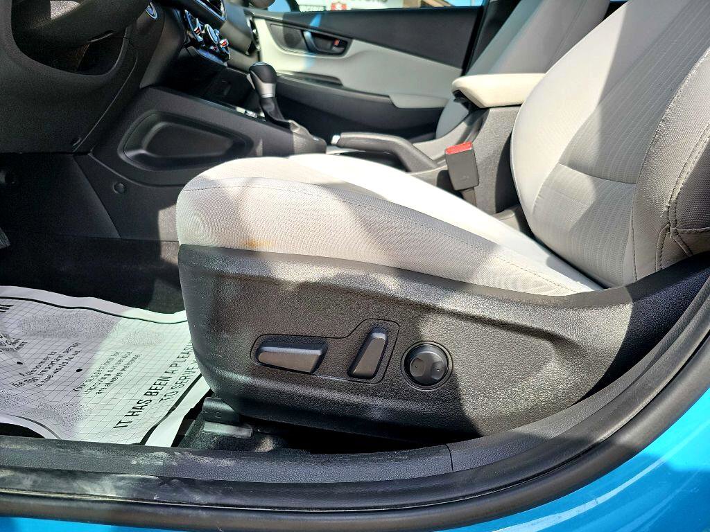 Used 2023 Hyundai Kona SEL image 21