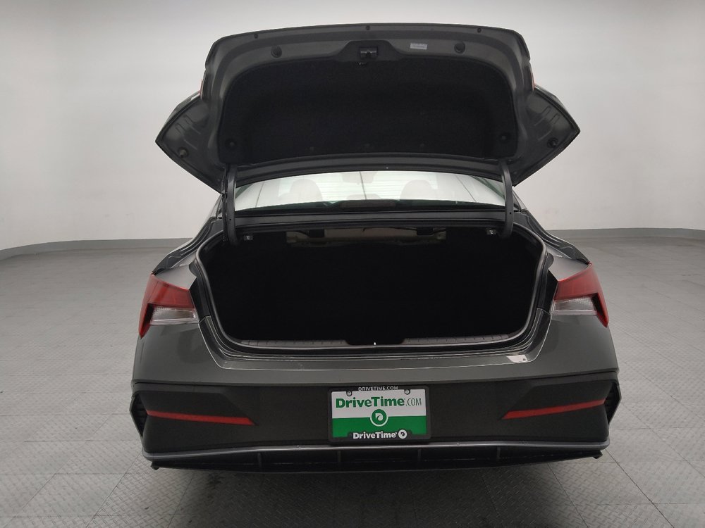 Used 2025 Hyundai Elantra SE image 29