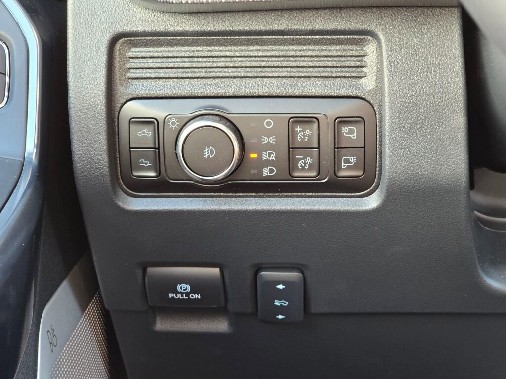 Used 2025 Ford F350 Platinum image 33