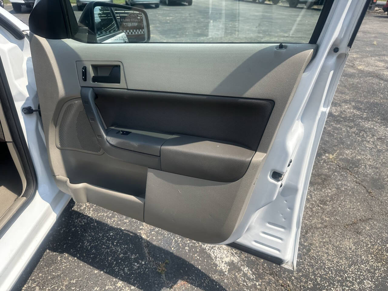 Used 2008 Ford Focus SE FWD image 38