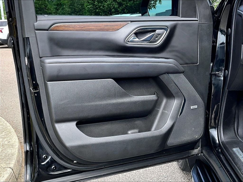 Used 2023 Chevrolet Tahoe High Country AWD/4WD image 9