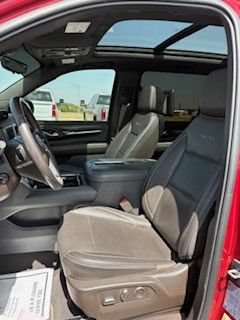 Used 2021 GMC Yukon XL Denali w/ Denali Premium Package AWD/4WD image 7