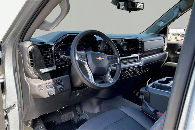 Used 2023 Chevrolet Silverado 1500 LT AWD/4WD image 12