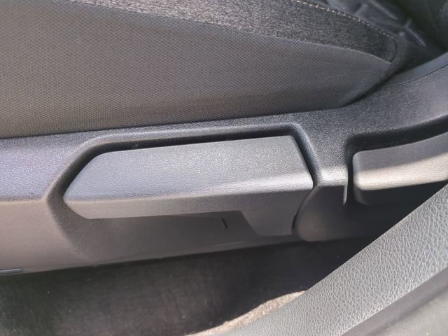 Used 2025 Nissan Kicks SV FWD image 21