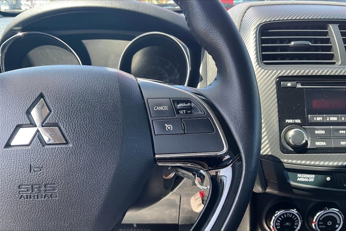 Used 2017 Mitsubishi Outlander Sport ES FWD image 17