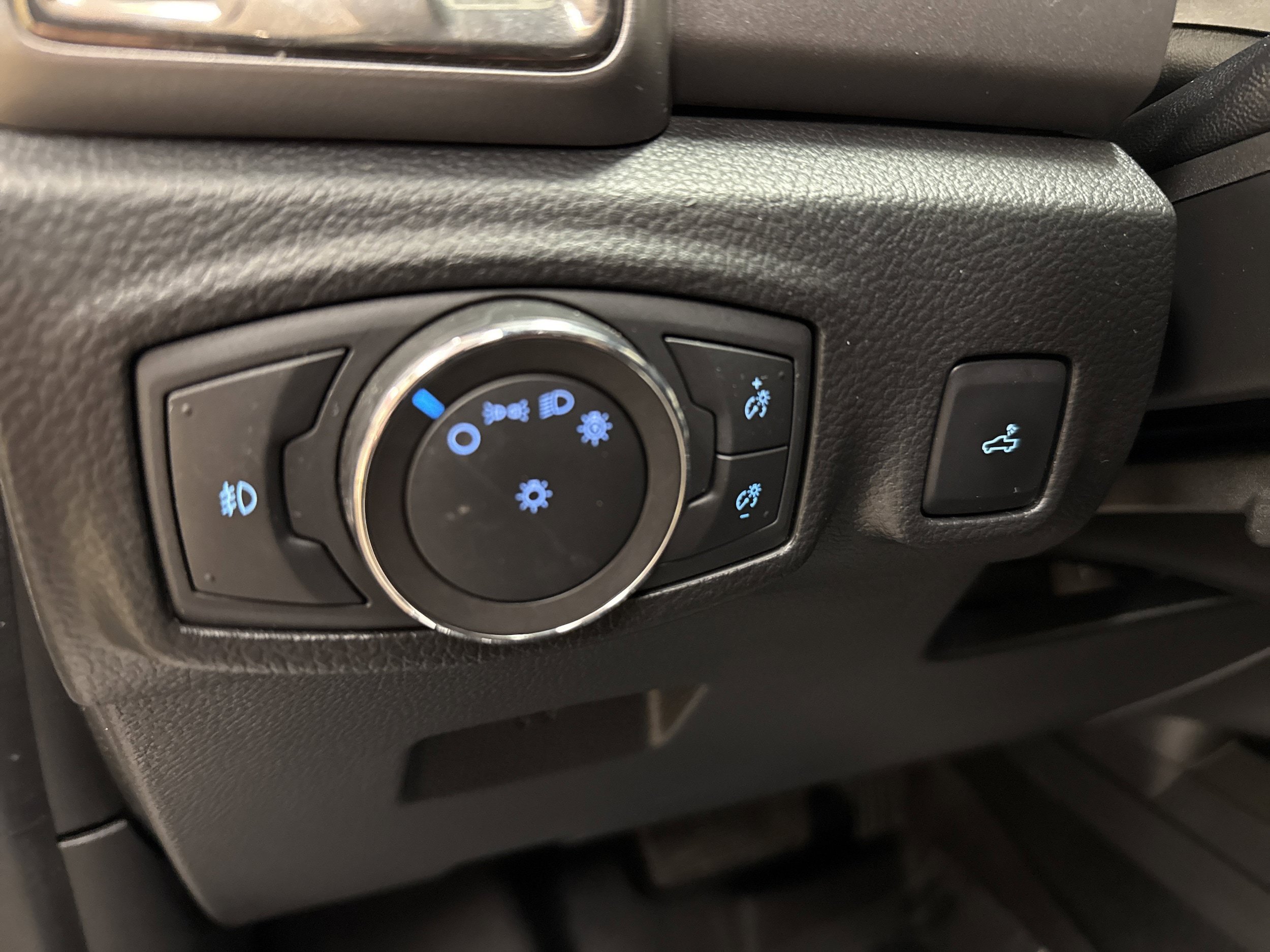 Used 2019 Ford Ranger XLT w/ FX4 Off-Road Package AWD/4WD image 28
