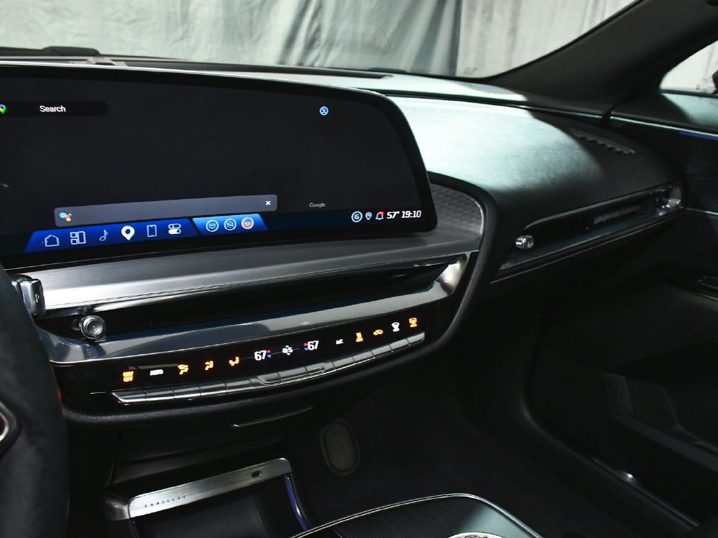 Used 2024 Cadillac Lyriq Luxury AWD/4WD image 34
