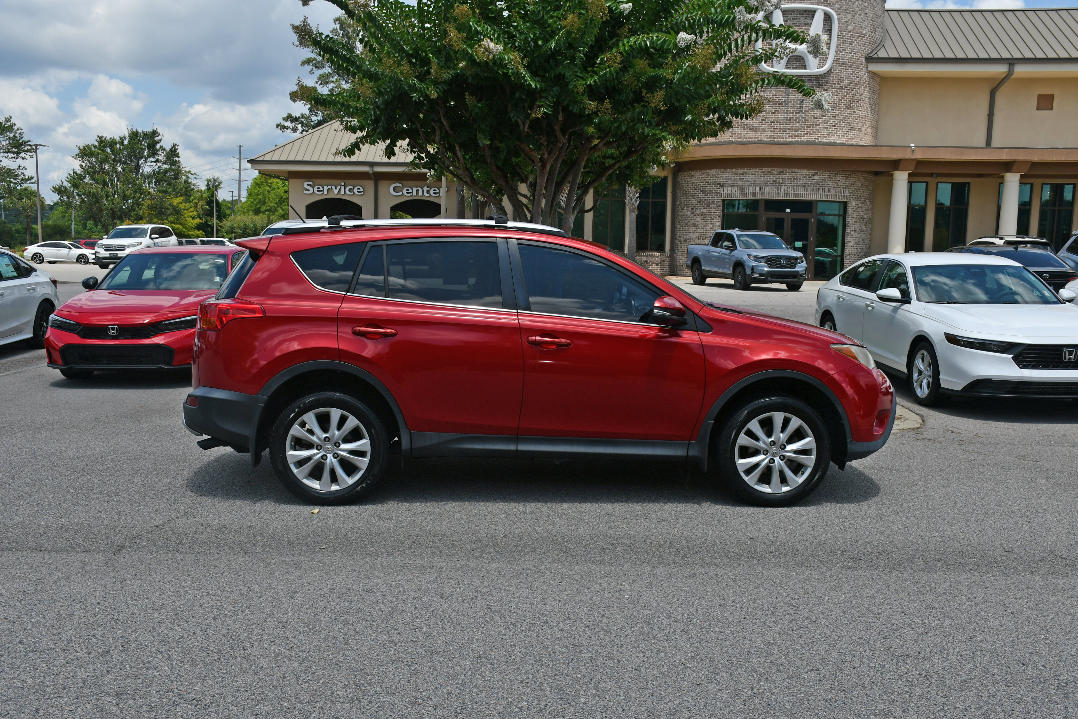 Used 2015 Toyota RAV4 Limited w/ Outdoor Package FWD image 5