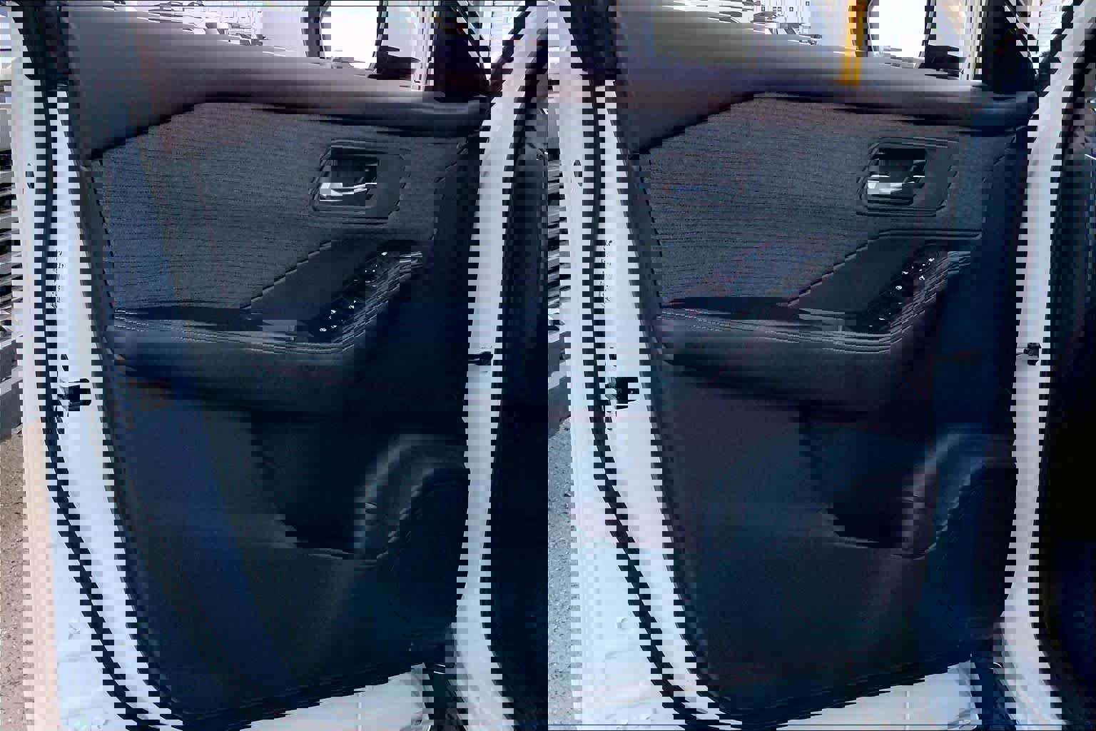 Used 2023 Nissan Rogue SV image 21