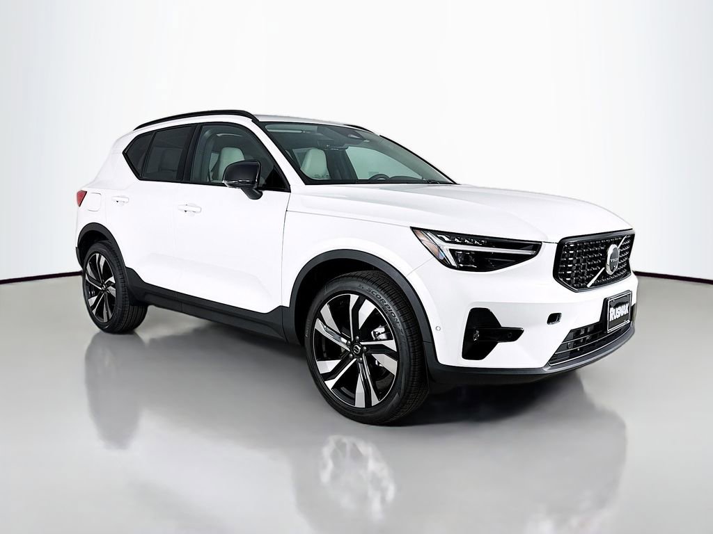 New 2026 Volvo XC40 B5 Plus w/ Climate Package