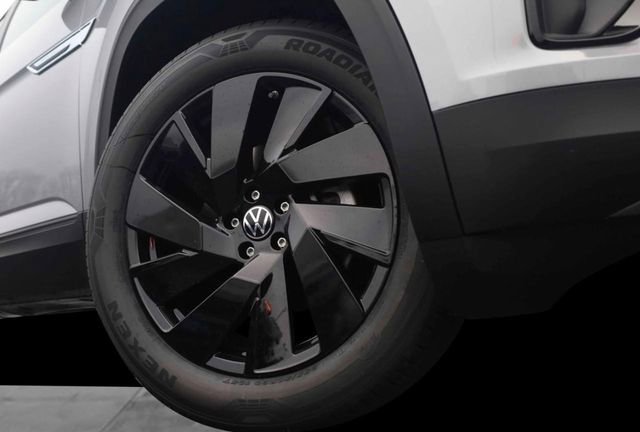 New 2026 Volkswagen Atlas Cross Sport SE image 3