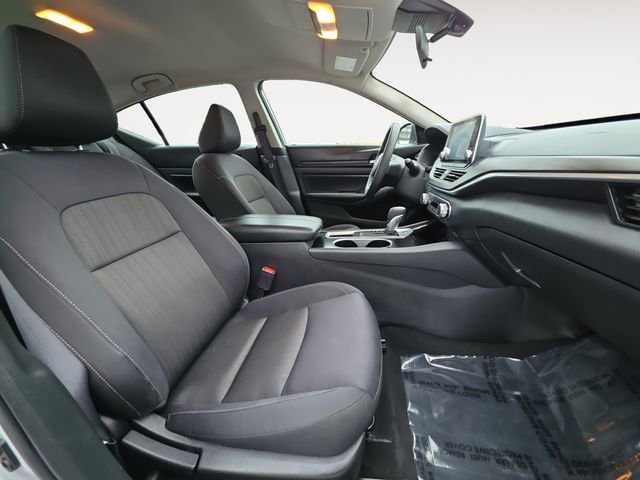 Used 2024 Nissan Altima 2.5 SV image 15