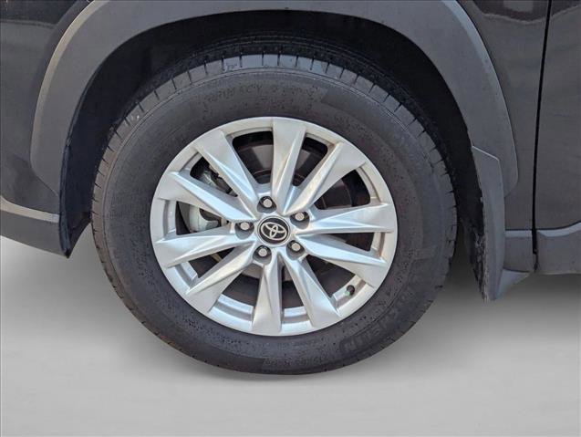 Used 2024 Toyota Corolla Cross LE w/ Moonroof Package FWD image 9