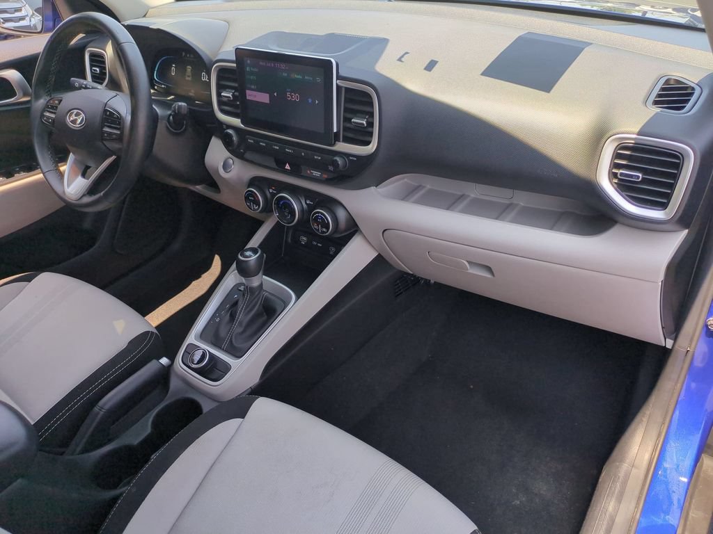 Used 2025 Hyundai Venue SEL FWD image 31