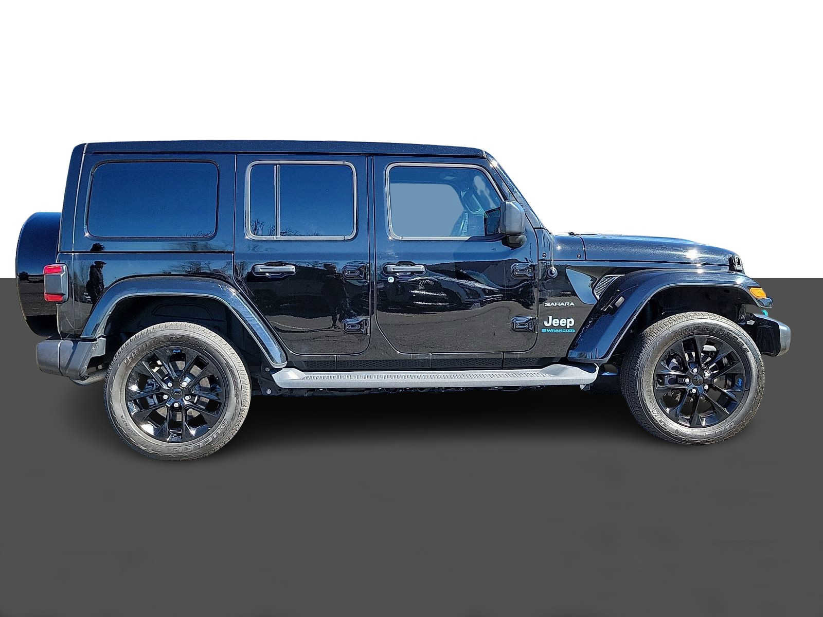 Used 2023 Jeep Wrangler Sahara w/ Cold Weather Group image 7